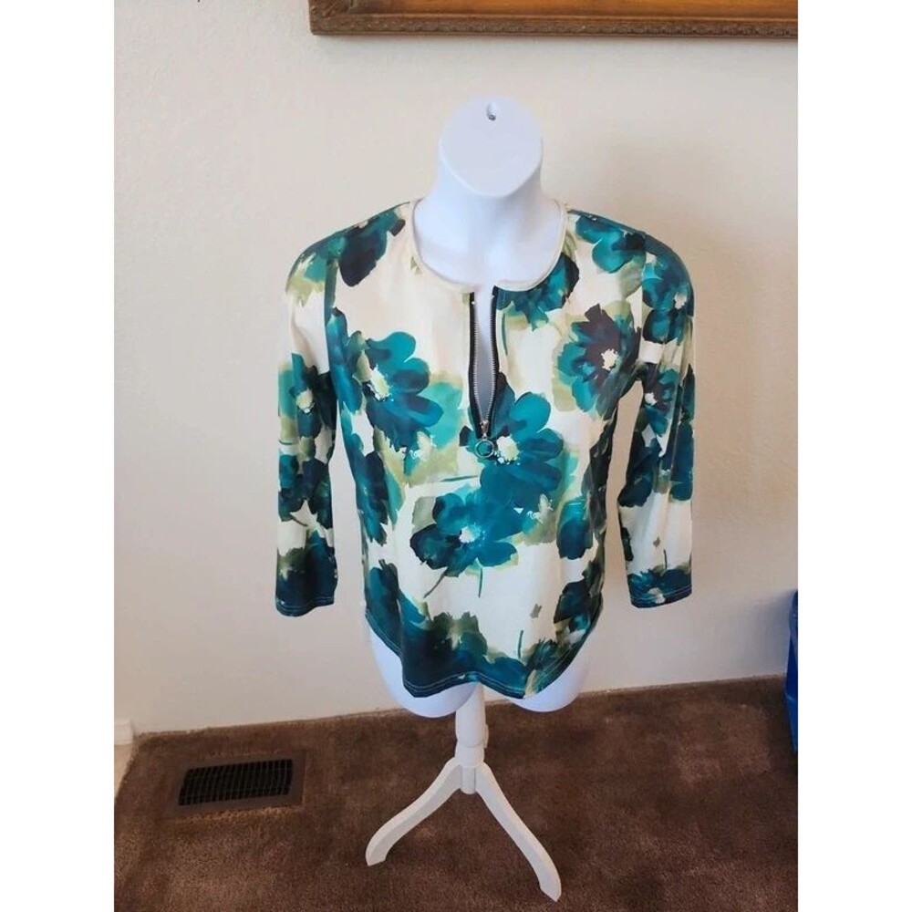 Chaos Monkey womens floral knit top SZ L